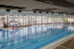 Photo de l'intérieur de la piscine Jean Bouin à Nice